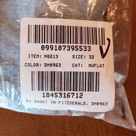 Madewell Perfect High Rise Midi Jean Shorts, Size 32, Light Blue Denim Raw Hem - Picture 9 of 10